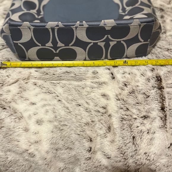 Authentic Coach Laura Baby Blue Large Tote No. F18335 Signature CC’s Monogram - Picture 9 of 14